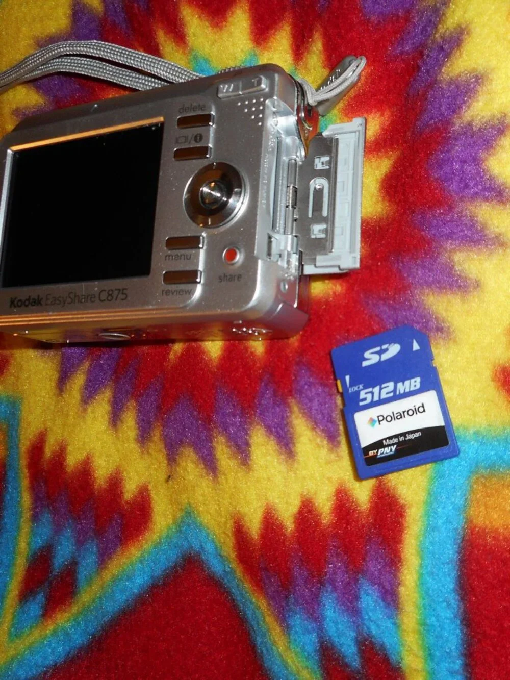 Kodak EasyShare C875 Silver Digital Camera w/Cord, SD Card, and Carry Case